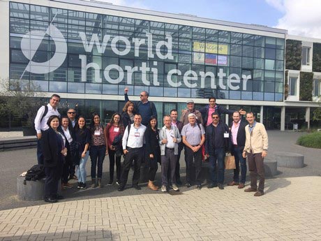 Colombian plant growers in the World Horticultural Center