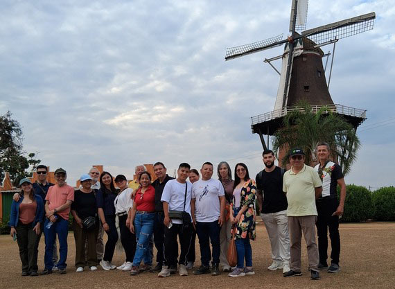 Colombian growers in Holambra
